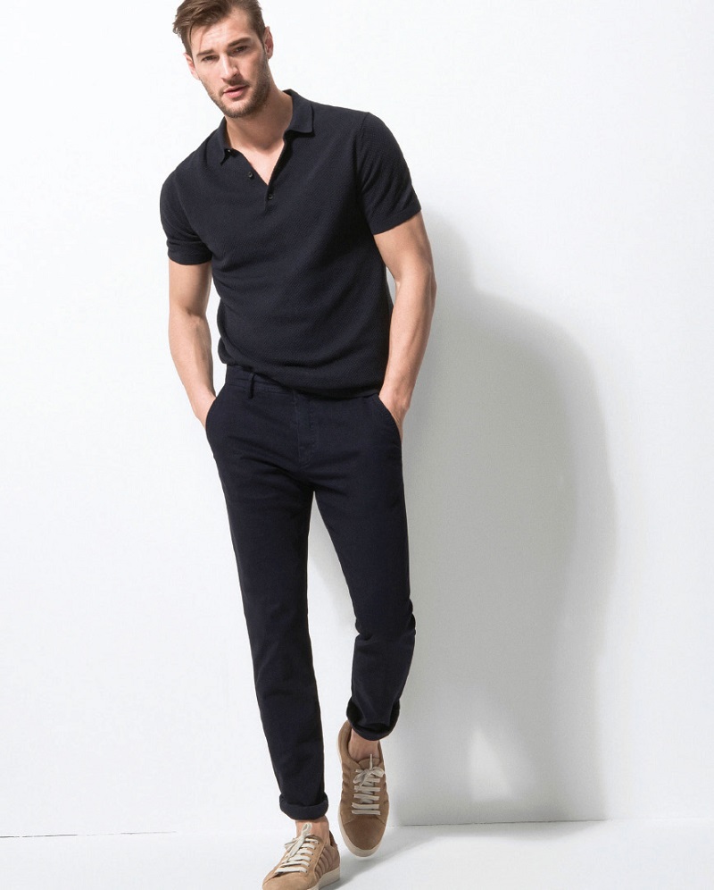 Giày Sneaker là lựa chọn hoàn hảo khi phối đồ với áo polo nam