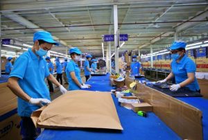Tại sao nên in áo thun cho công nhân làm việc tại TPHCM?