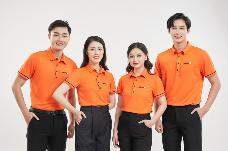 Áo thun quảng cáo có cổ.