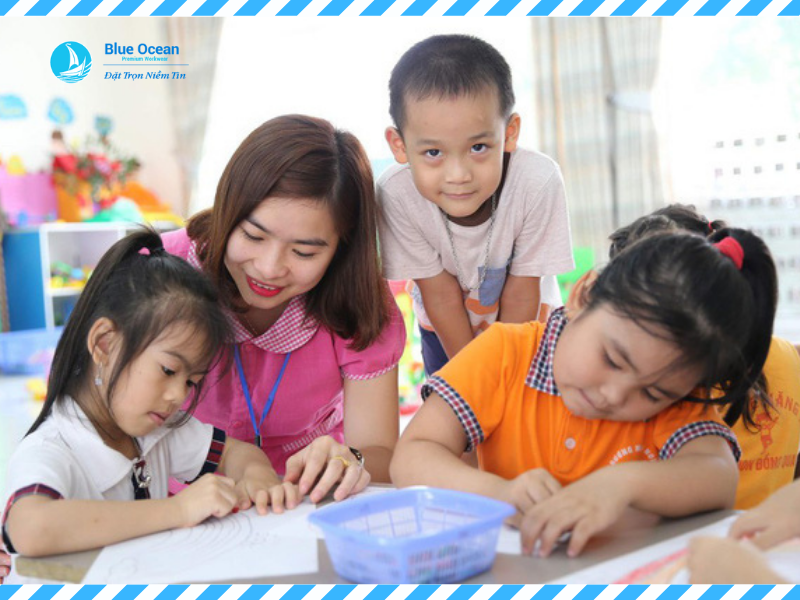 Những mẫu đồng phục giáo viên mầm non được ưa chuộng nhất