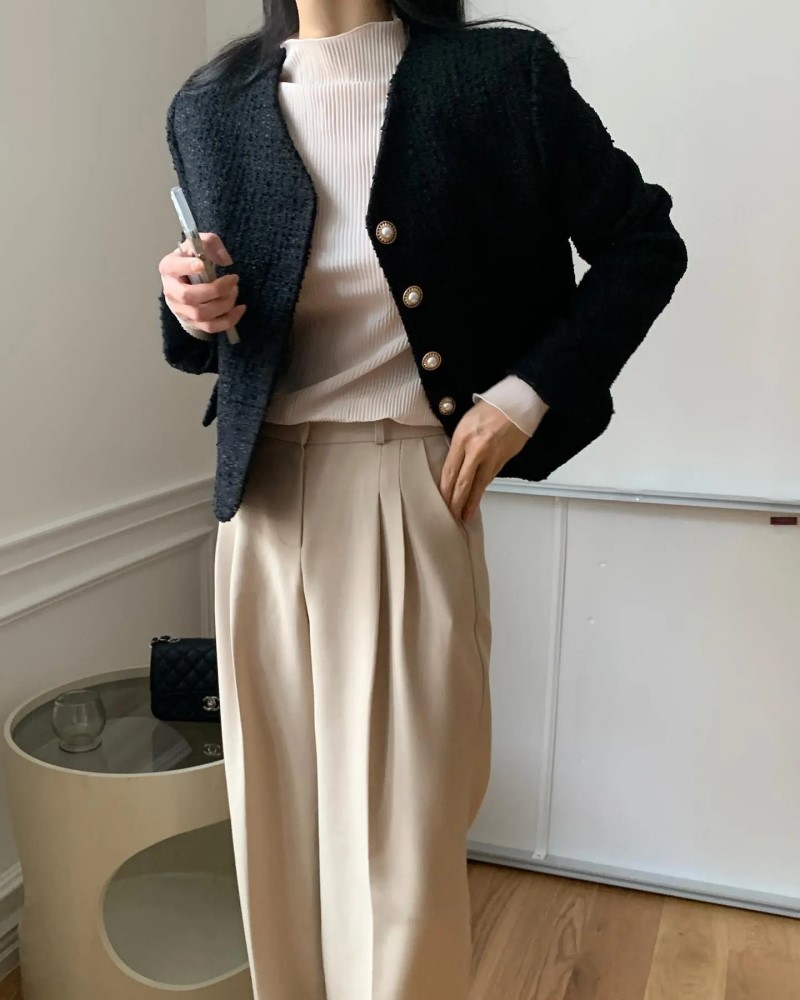 Quần Âu màu be kết hợp áo blazer